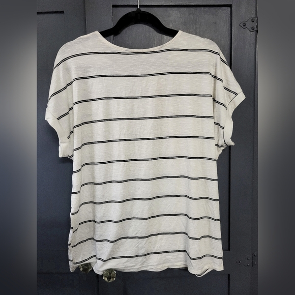 Green Envelope Womens Short Sleeved Striped  White and Black Top Size L - Picture 4 of 4
